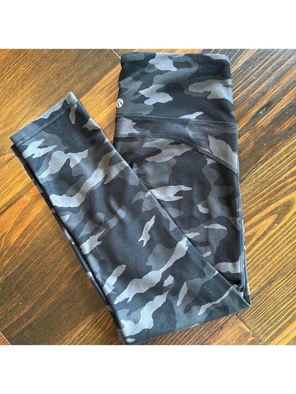 Marika Sport | Women's Black & Gray Camo Capris | Size Medium | 0741